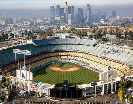 Interprete dei Dodgers licenziato in mezzo a polemiche sul gioco d’azzardo
